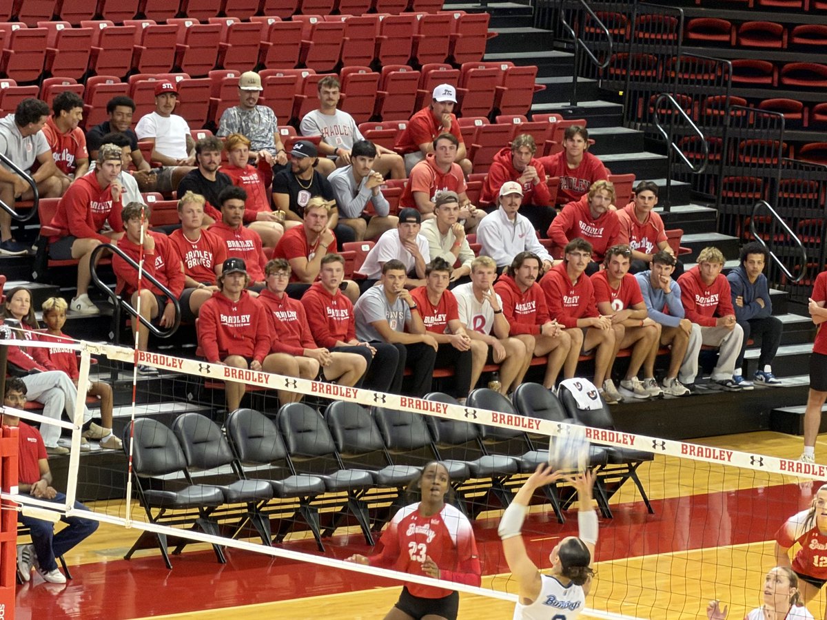 hittingmental's tweet photo. Heckuva weekend in Peoria! Homecoming, scrimmages, FCA banquet with Darryl Strawberry! @BradleyBaseball https://t.co/E62bAYnxja