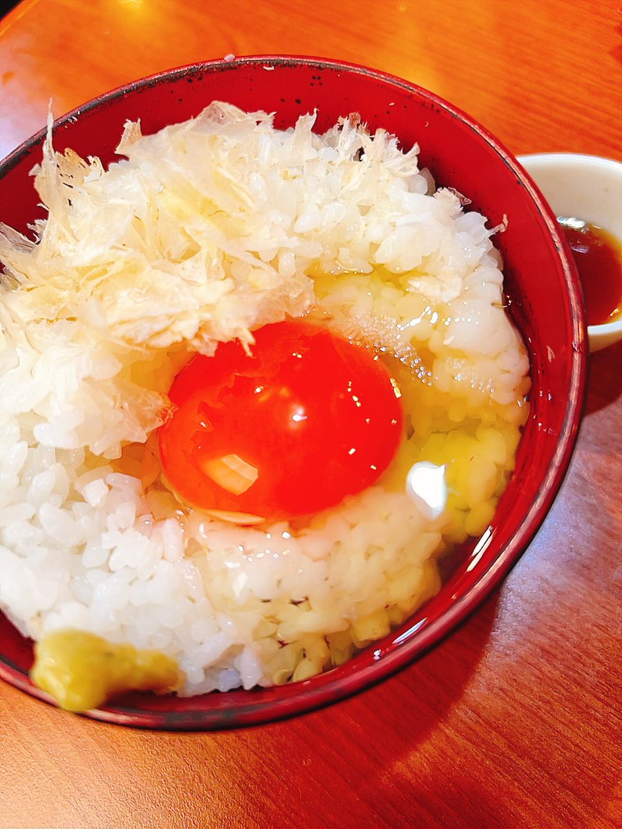 ramen_oguri0301's tweet photo. 10/7本日昼夜営業です！
11時から15時半LO15時
17時半から21時LO20時半

あたたかいくみこ（生ホタテ）ソテーのくりいむ
くみこ増し

海老イカくみこの海鮮あんかけらーめん
専用小ライス

自家製ポテトフライ
揚げワンタン
クミコフライ（自家製タルタルぞえ）
クミコバターソテー
クミコごま油の和風でカルパッチョ
生クミコ丼
真っ赤卵と鶏ぶしのTKG

あえだま
イカスミブラック
煮干しばたあ

本日のでざあと
かぼちゃのぷりん🎃

お持ち帰り
馬辛火鍋