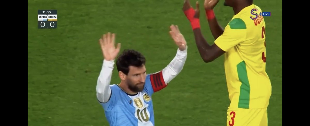 ozkandigil's tweet photo. gracias eternas capitan 

#messi https://t.co/V1YkkHh9jh