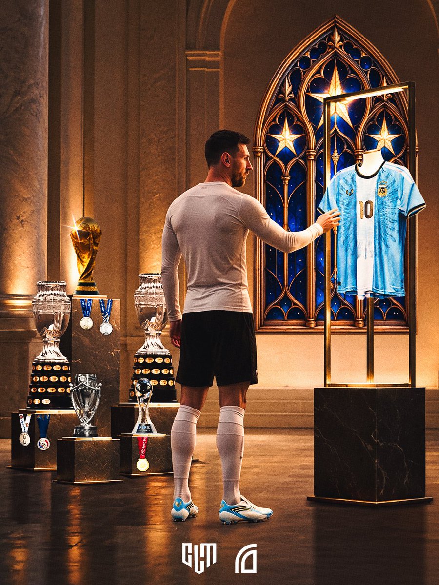 dataref_ar's tweet photo. 🇦🇷🥹 HASTA SIEMPRE, CAPITÁN

Después de más de 20 años defendiendo la camiseta de la Selección Argentina, Lionel Messi se despide dejando atrás una historia repleta de títulos, récords y momentos que quedarán para siempre.

🏆 Mundial Sub-20 2005.
🥇 Juegos Olímpicos 2008.
🏆 Copa América 2021.
🏆 Finalissima 2022.
🏆 Mundial 2022.
🏆 Copa América 2024.

🥈 Copa América 2007.
🥈 Mundial 2014.
🥈 Copa América 2015.
🥈 Copa América Centenario 2016.
🥈 Mundial 2026.

🌟 Balón de Oro del Mundial Sub-20 2005.
⚽️ Bota de Oro del Mundial Sub-20 2005.
🌟 Mejor jugador joven de la Copa América 2007.
🌟 Balón de Oro del Mundial 2014.
🌟 Mejor jugador de la Copa América 2021.
⚽️ Goleador de la Copa América 2021.
🌟 Balón de Oro del Mundial 2022.

⚽️ Máximo goleador histórico de Argentina (126).
🔝 Jugador con más presencias con la Albiceleste (208).
🅰️ Máximo asistente en la historia de la Selección (69).