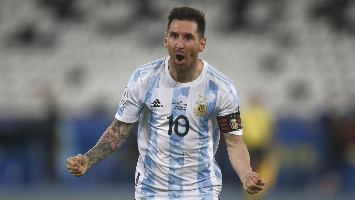 lnstantFoot's tweet photo. 🚨🚨🚨C’EST DÉSORMAIS TERMINÉ LES AMIS : LIONEL MESSI NE REJOUERA PLUS AVEC L’ALBICELESTE… 🇦🇷👋🏽🥹

La PLUS GRANDE LÉGENDE du pays avec Diego Armando Maradona, une LÉGENDE ABSOLUE, le GOAT de ce sport ! 

126 BUTS et 70 PASSES DÉCISIVES avec l’Argentine !!! 😳👏🏽 https://t.co/tDhJvxC0G1