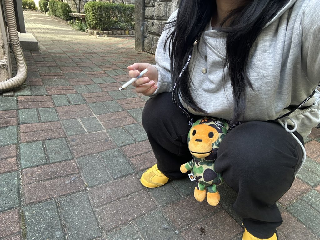 jomaldu0205's tweet photo. 친구 생일이라 한정선 먹이려고 혼자 더현대 간다 https://t.co/5PQdLFxrUs
