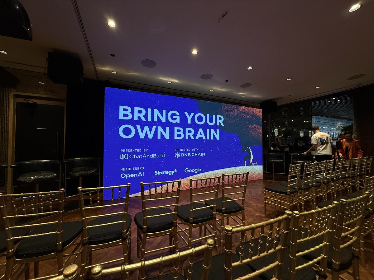 chatandbuild's tweet photo. We are soooooooo READY!
#BringYourOwnBrain
@chatchat @livingbrain @OpenAI @Google @MicroStrategy @BNBCHAIN https://t.co/M1s58VYPL9