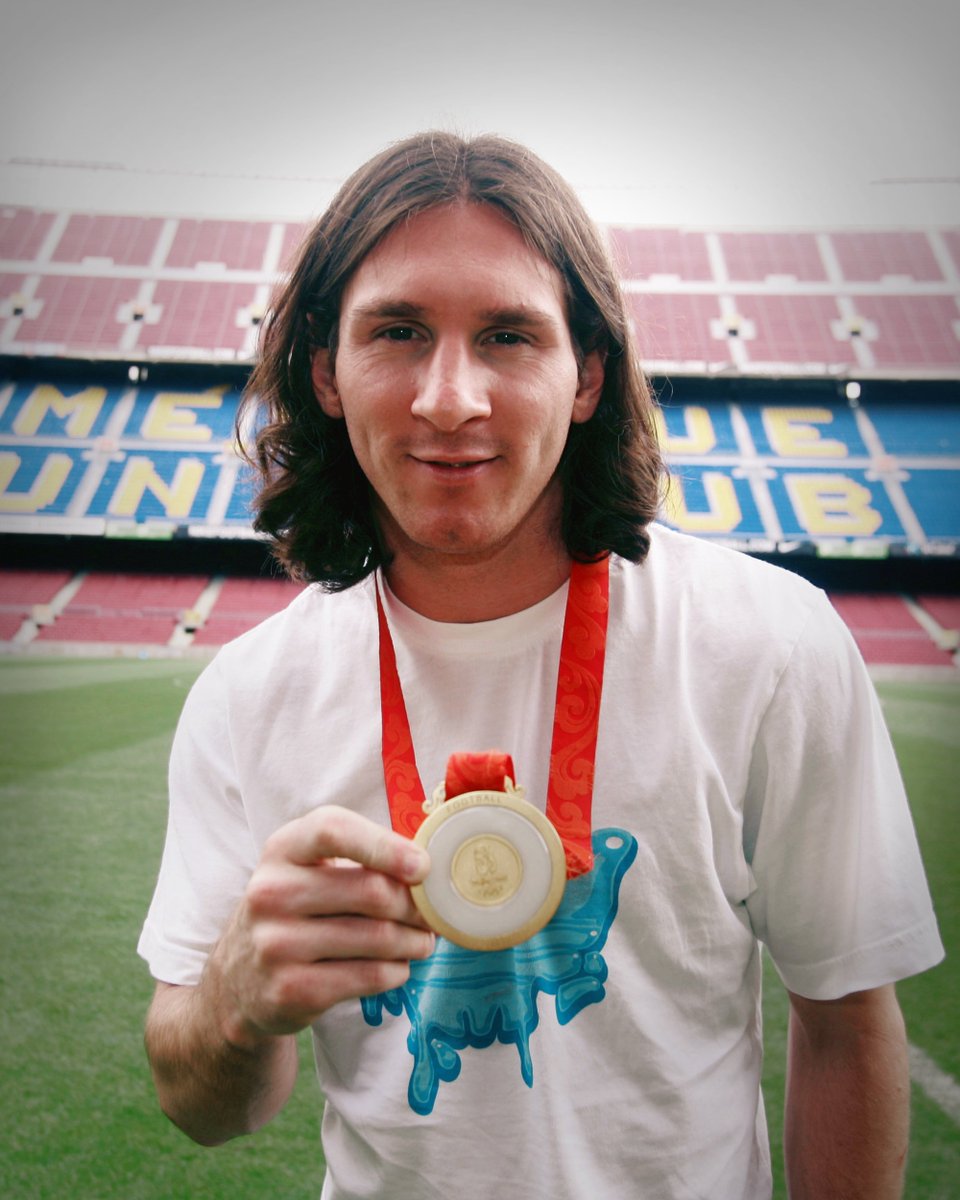 FCBarcelona's tweet photo. From that gold medal in Beijing in 2008 to an unforgettable career, making history every step of the way with La Albiceleste. 🥇🇦🇷

Congratulations, Leo, for continuing to make Argentina’s jersey even more iconic! 🐐👏 https://t.co/JPYVRvOTHa