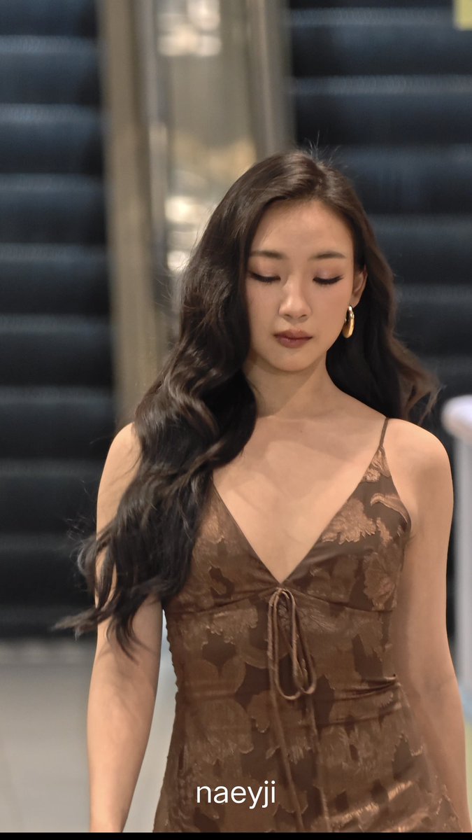 naeyji's tweet photo. มาดามณัฐ 💋 

#SiamDiscoveryBIFW2026x4EVE
#Fai4EVE #4EVE https://t.co/6dy5Umem6U