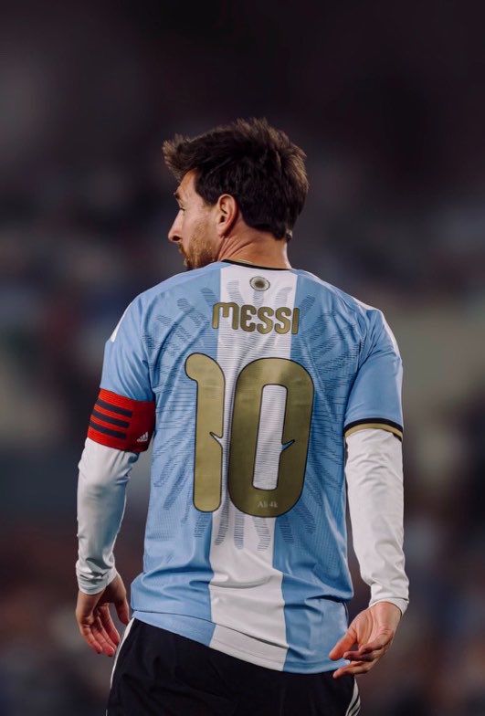 lautarodeIcampo's tweet photo. Sos el mayor ejemplo que puede tener un niño hasta un adulto, de cómo pelear y luchar por tus sueños hasta el final, siendo el mejor en lo qué haces y siempre con los pies en la tierra.

Lionel Messi, el día que te elegí como ídolo ya sabía que nunca me defraudarías.

Gracias! https://t.co/XgHJANGoda
