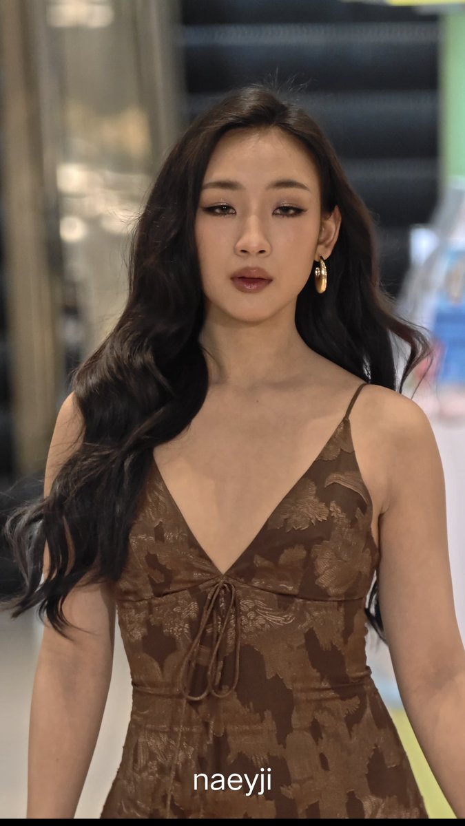 naeyji's tweet photo. มาดามณัฐ 💋 

#SiamDiscoveryBIFW2026x4EVE
#Fai4EVE #4EVE https://t.co/6dy5Umem6U