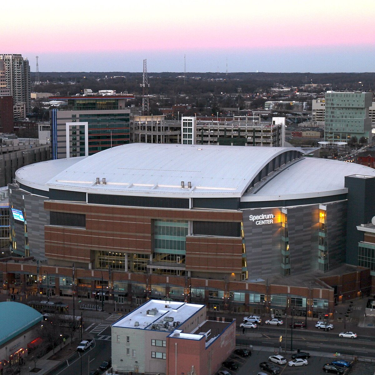 UnraveledTours's tweet photo. TONIGHT! Olivia Rodrigo kicks off #UnraveledInCharlotte at Spectrum Center in Charlotte, NC, with special guest Wolf Alice.

Doors open at 5:30 PM, and the show starts at 7:00 PM. Stay tuned! ❁ https://t.co/DTO0VUWm2r