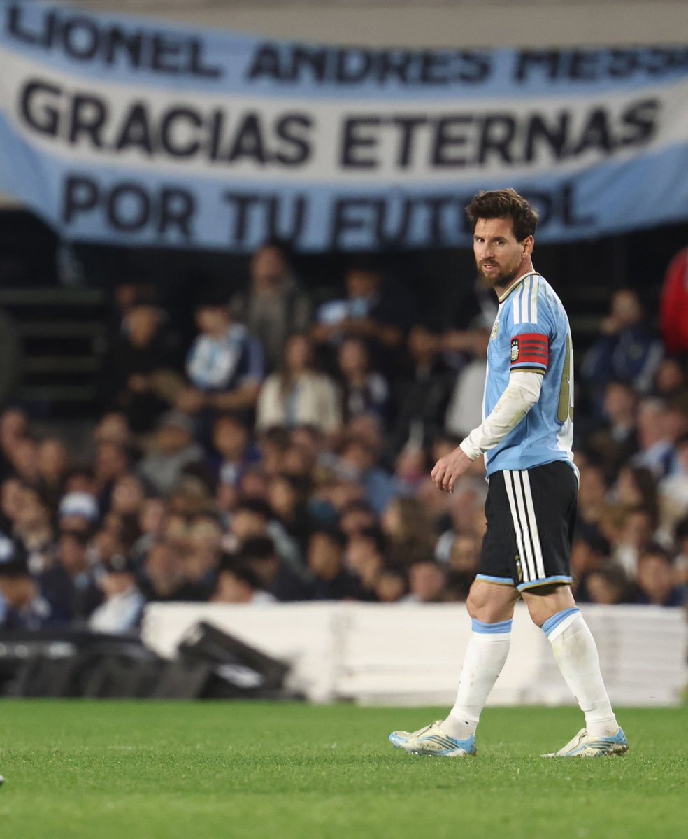 Barzaboy's tweet photo. 'LIONEL ANDRÉS MESSI, ETERNAL THANKS FOR YOUR FOOTBALL' https://t.co/fu4Zi45Bif