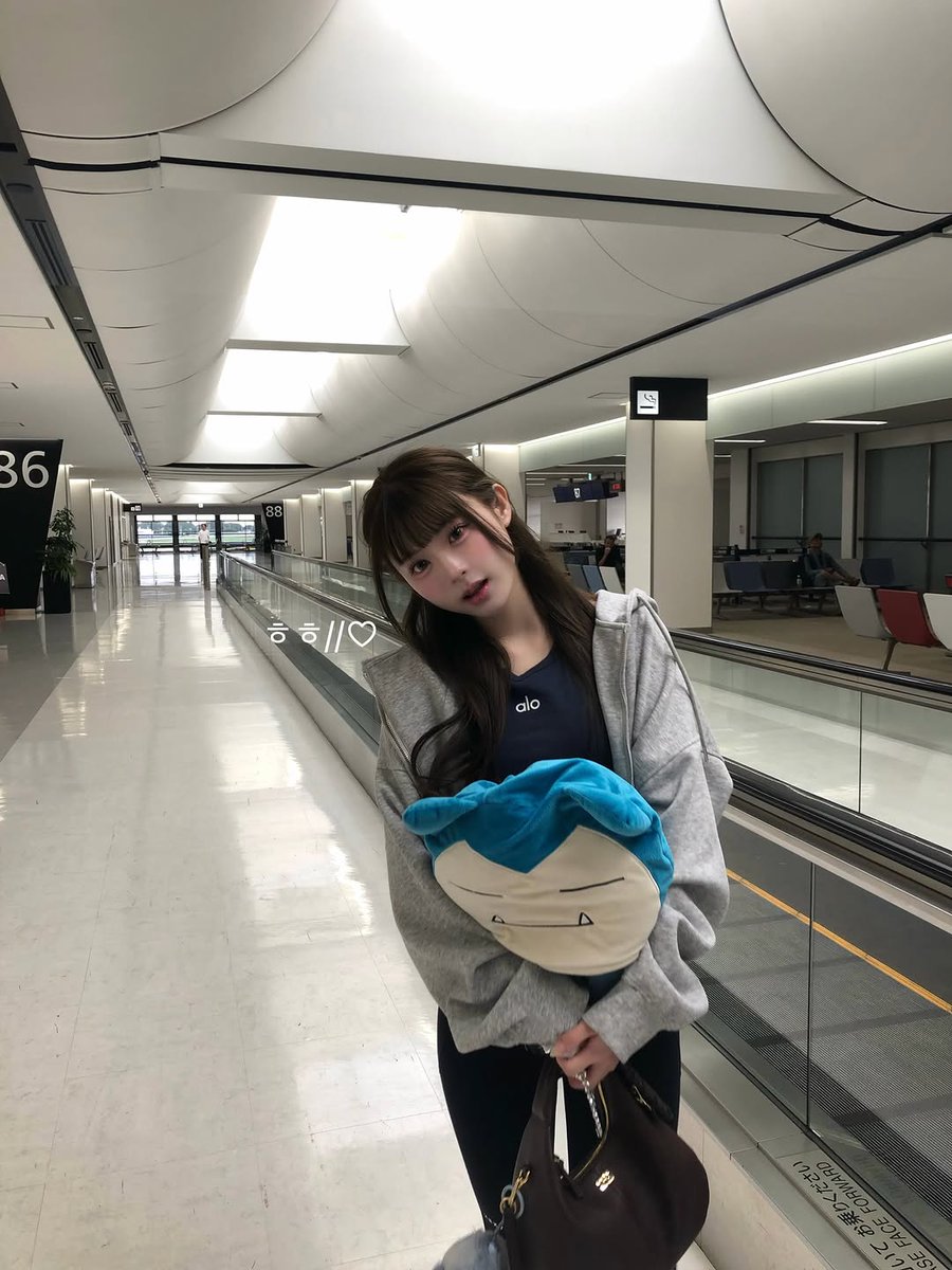 DihandGi's tweet photo. @alo Airport look
.
.
.
#fyp #trend #추천 #空港 #alo https://t.co/sJGVIKCjr1