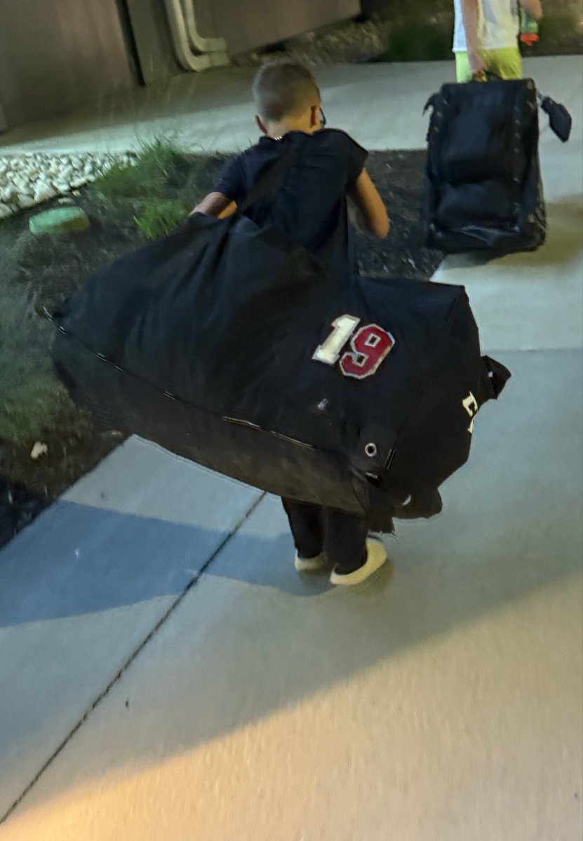 anitabuthmo's tweet photo. @barstoolstags Landon Cole is that you? https://t.co/jLiD1csA9l