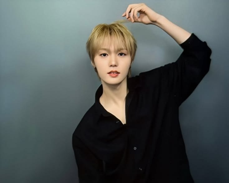 jungjeonana's tweet photo. never blame others in your life. this boy has been a good person and has made many of his fans happy 🥹🩷

' in 𝘺𝘰𝘶𝘳 𝘦𝘺𝘦𝘴, i 𝘧𝘰𝘶𝘯𝘥 𝘮𝘺 𝘩𝘰𝘮𝘦. ✨🫂

#DOYOUNG #도영 https://t.co/7H18hjfzjY