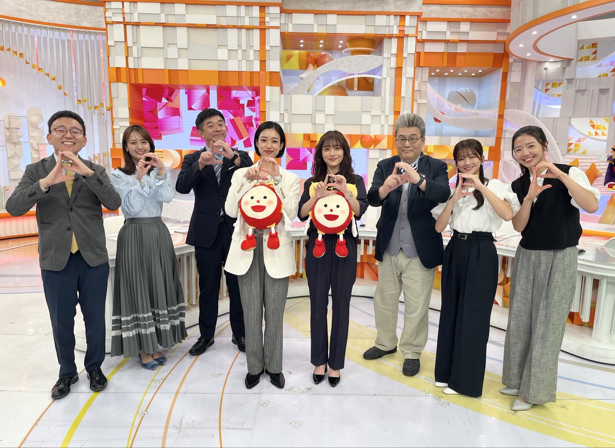 cx_mezamashi's tweet photo. 7日(水)のめざましテレビには…
今夜スタートのドラマ「ポリティカルパン」から #石原さとみ さん #河合優実 さんが生出演❣

共演の川西拓実さんからJO1ポーズを教わったことから河合さんが手でPとLを作る“ポリティカルパンポーズ”を考案✨
今朝公式ポーズに採用されました😂

今夜10時お楽しみに！ https://t.co/AzI4wRcDqh