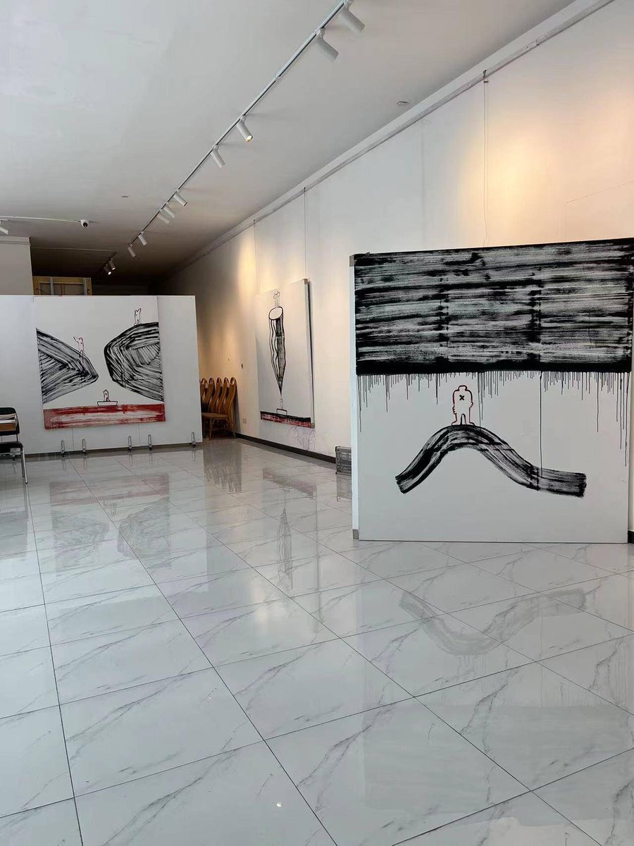 EpicMelodyspap's tweet photo. [Today I visited Fu Canxian’s exhibition, every artwork here is full of unique artistic charm!] https://t.co/64iGnibZQT