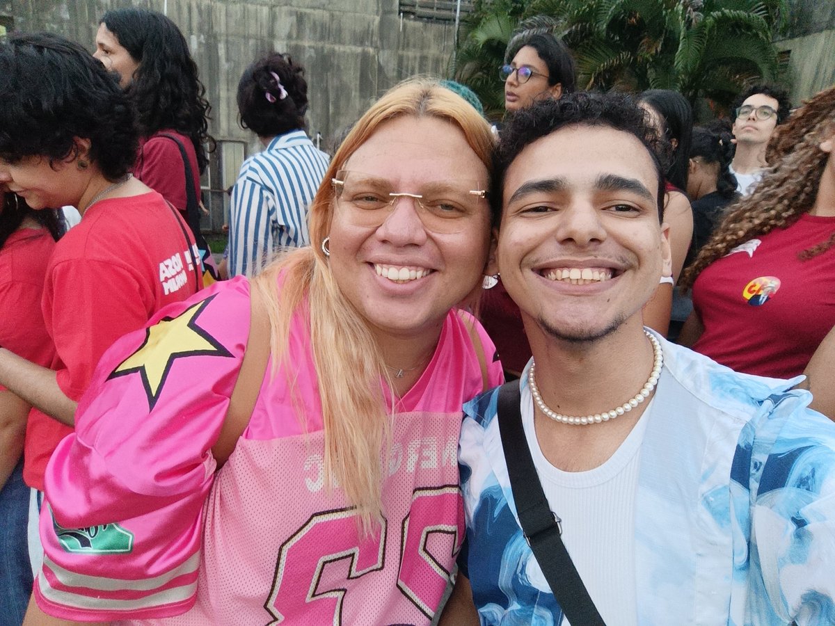 matheyys081's tweet photo. encontrei a Queen Ariadny Safira na UFPE e tirei foto com ela 💕 https://t.co/Acx1Ozgdl4