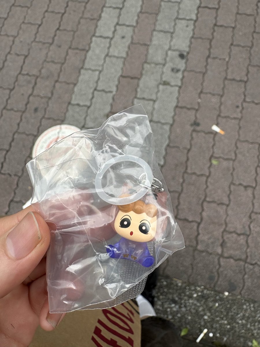 fslbq3's tweet photo. クレヨンしんちゃんめじるし
求 しんちゃん
譲 ひまわり

横浜シープラで手渡しできます！ https://t.co/CZPzaaYZcw