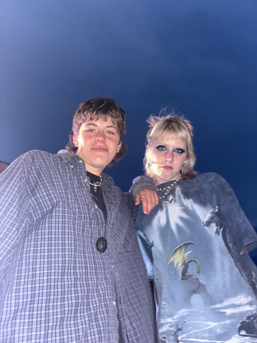 arbyshatepage's tweet photo. this genuinely feels like an album cover holy shit! #blue https://t.co/yipC2Imjnh