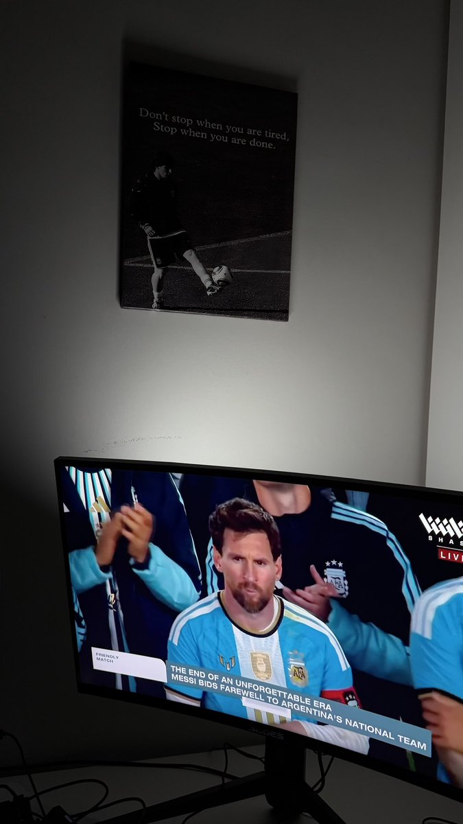 nnilll5's tweet photo. #Messi 💔 https://t.co/8MFbfMFpAe