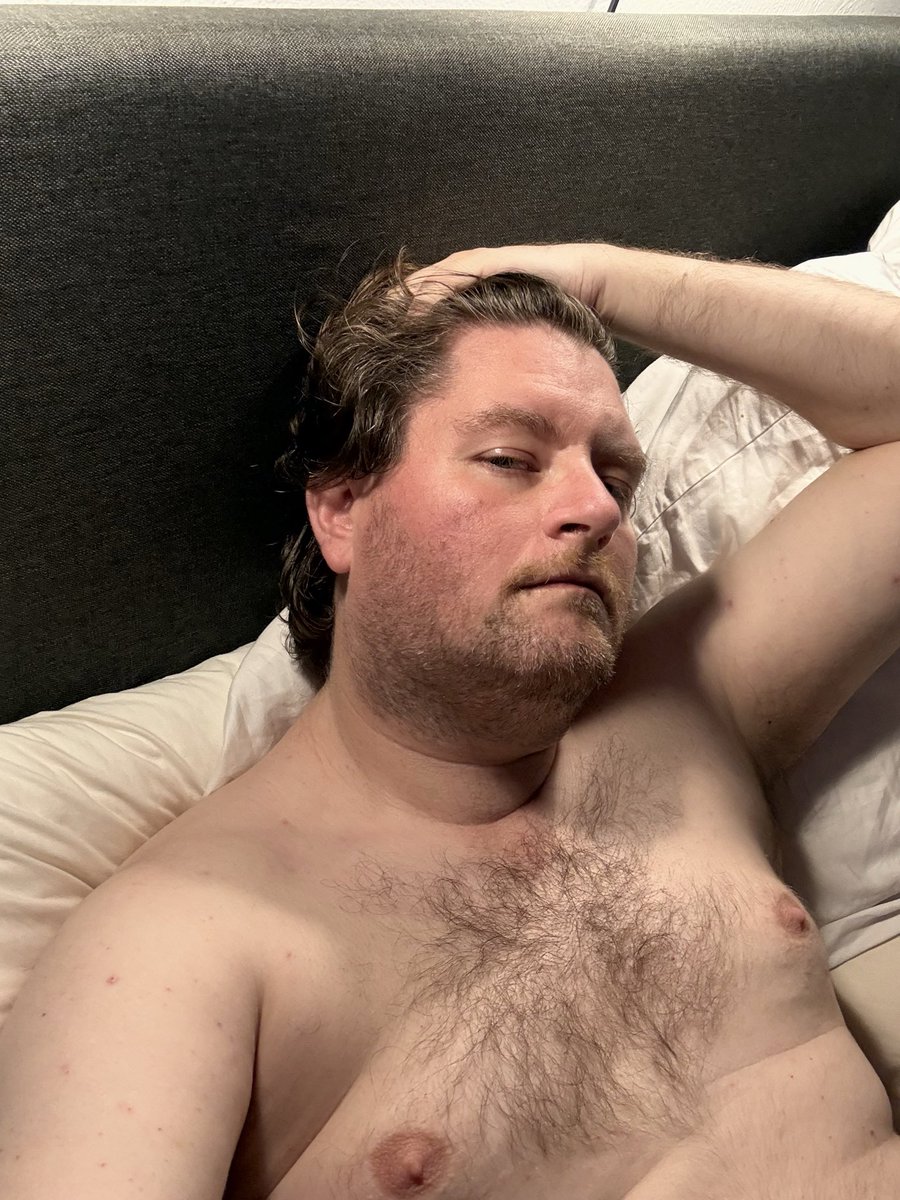Bearbottom1987's tweet photo. As someone who struggles with this, remember someone out there thinks your sexy. https://t.co/y7apPU6oz4