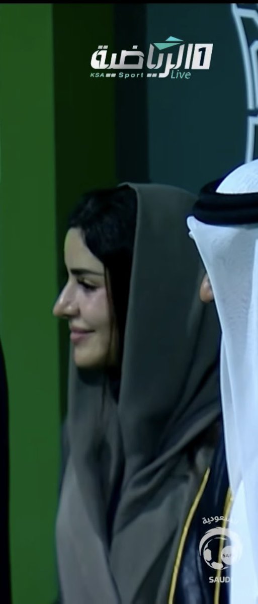 elham1419's tweet photo. منهي البنت هاذي ؟
#خليجي٢٧ 
#السعودية_الإمارات https://t.co/4e9gwmvph7