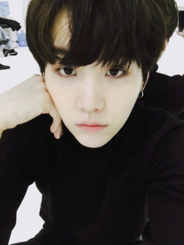 beetsuga_'s tweet photo. 🫳🏻🐈‍⬛ https://t.co/izwJwfy8UJ