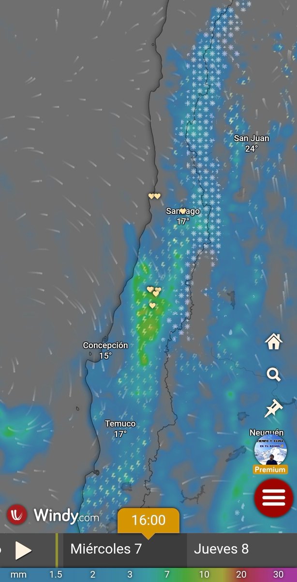 EdoWeatherman's tweet photo. ALERTA POR FUERTES TORMENTAS.

Mientras se mantiene la lluvia en parte de la zona central, ya se desarrollan las primeras tormentas eléctricas en algunas localidades. 
Este miércoles gran inestabilidad en sectores de la zona central y sur, se esperan fuertes chubascos, probables tormentas eléctricas, granizos y viento fuerte.
La zona más propensa a esta actividad convectiva será desde la región Metropolitana a Los Lagos.
Posibles nubes tornádicas desde Maule al sur.
Esto se repetirá el jueves.