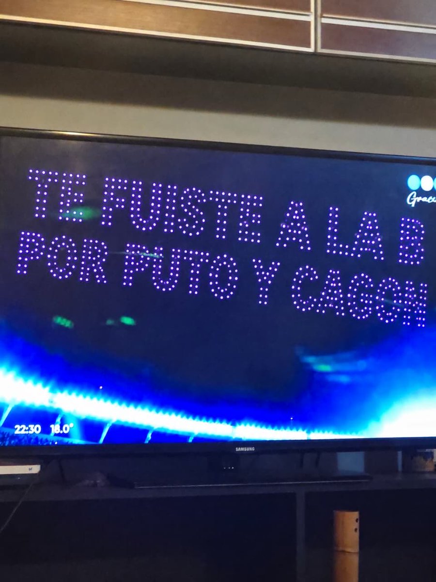 gabmaroni10's tweet photo. @RiverPlate Tremendo el show de drones https://t.co/DAPOQMLa84