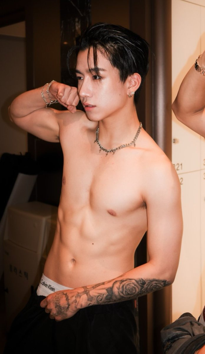 dkillAA_'s tweet photo. DAMMMMMMMN, U R INSANE!

#ANDREW #WAYFBOYS https://t.co/kGfIIpBBjB