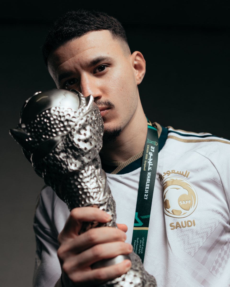 SaudiNT's tweet photo. رافع الكأس..
سـعـــودي 🇸🇦🏆
#الأخضر_بطل_الخليج | #هذا_الأخضر https://t.co/MTuVTxhGZe