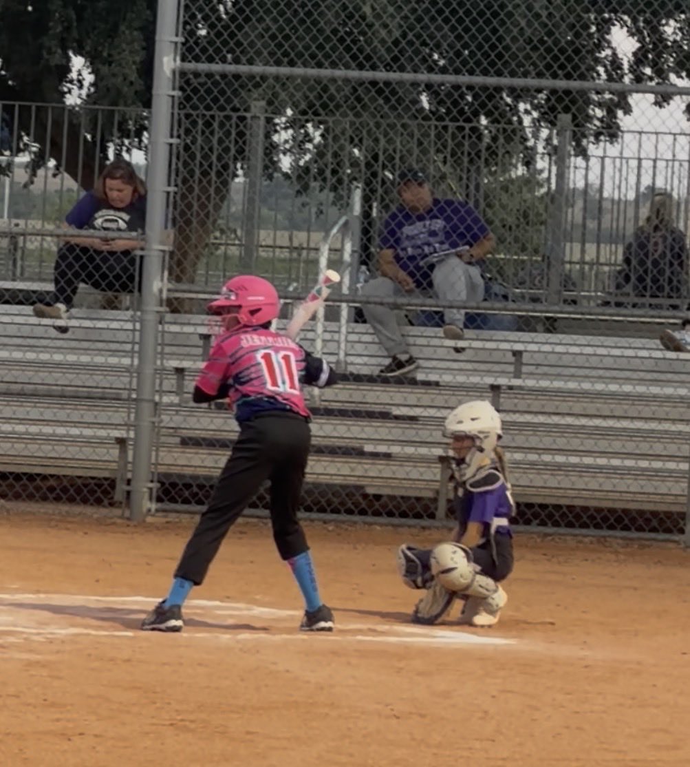 Jeffries_T11's tweet photo. Big swing, big moment! 💥🥎
Putting in the work and making memories one pitch at a time. 💪🔥 #Softball #GameDay #LetsGo #SoftballLife https://t.co/F1lhxnBGL4