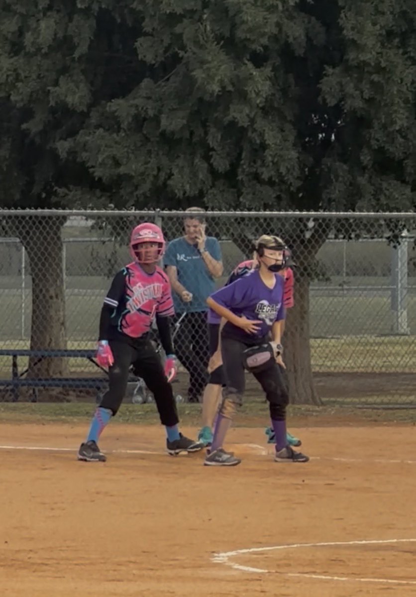 Jeffries_T11's tweet photo. Big swing, big moment! 💥🥎
Putting in the work and making memories one pitch at a time. 💪🔥 #Softball #GameDay #LetsGo #SoftballLife https://t.co/F1lhxnBGL4
