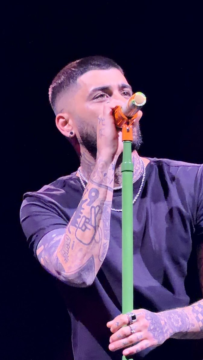 zaynmbase's tweet photo. THANK YOU FOR YOUR SERVICE

 📸: @hadassahhh https://t.co/NJ6aZEbKaI