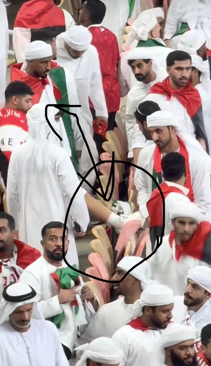 Mohammed506rr's tweet photo. @dooolh222 شعب غير مرحب فيه في السعودية همجي وغير متربي وغير محترم 
#خليجي٢٧ 
#الامارات_السعودية https://t.co/uHbm8fhU86