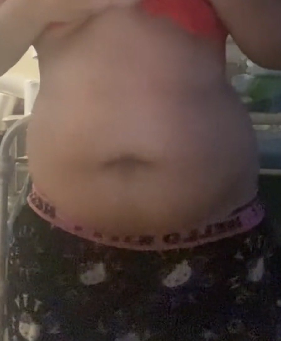 Maria426297487's tweet photo. Mourning when I was 200lbs and locked in with my weight loss journey (I gained 50lbs🫩) #shedtwt #edrtwt https://t.co/fOly82ceOc