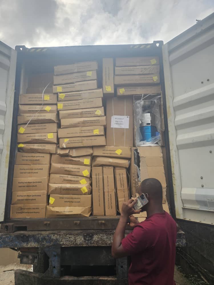 Moses74366737's tweet photo. Mikky360creation 
Just offloading 
Thank God my goods as arrived... https://t.co/WoQDcA4u7y