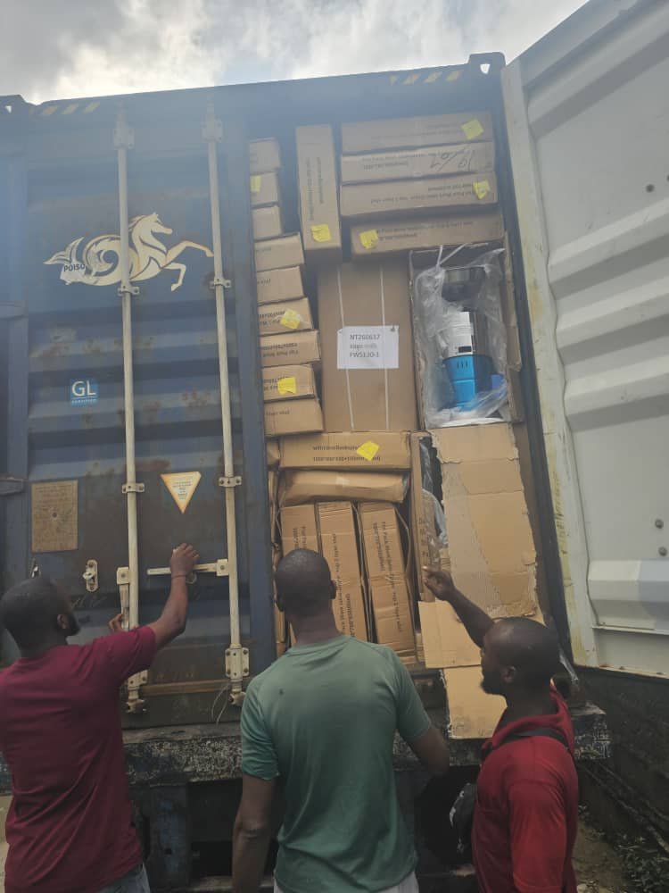 Moses74366737's tweet photo. Mikky360creation 
Just offloading 
Thank God my goods as arrived... https://t.co/WoQDcA4u7y