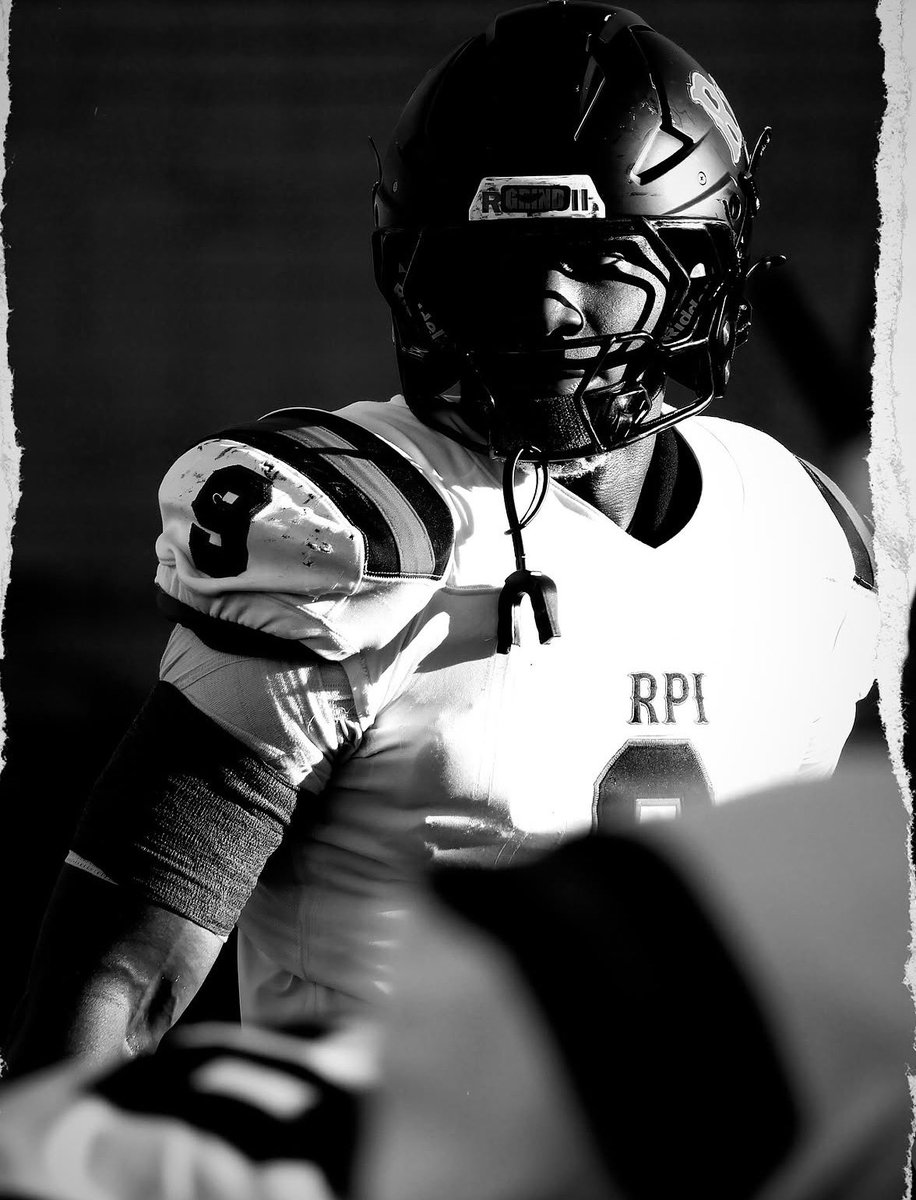 RPIFootball's tweet photo. COMPETE

#REDFAM #TEAM140 #d3fb https://t.co/ZqTnqy48UL