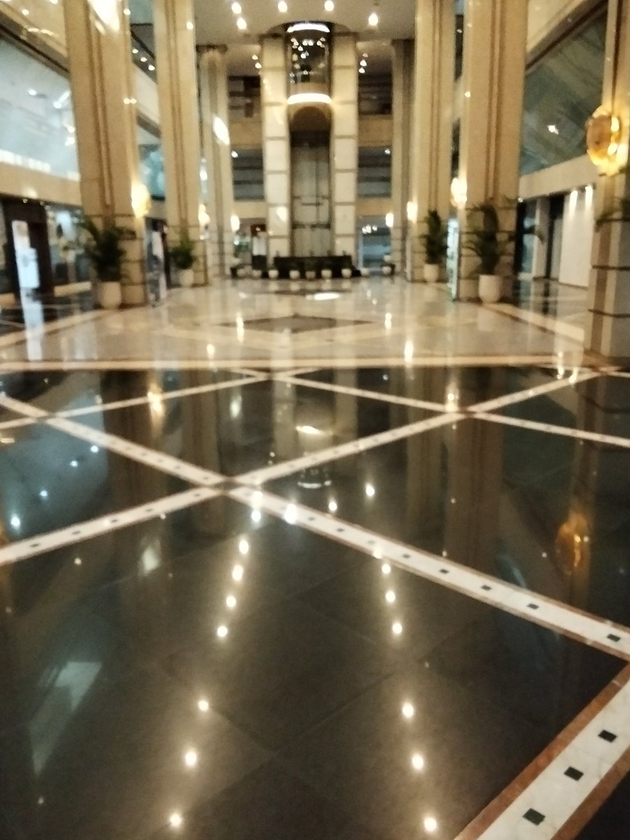 Mr_Enjoy_Aja's tweet photo. This #Wednesday goes to #Intiland Tower in Panglima Sudirman #Surabaya 🙂
#Jakarta #Semarang #Bali #Lombok #Medan #Indonesia https://t.co/6kRo5wC2B6