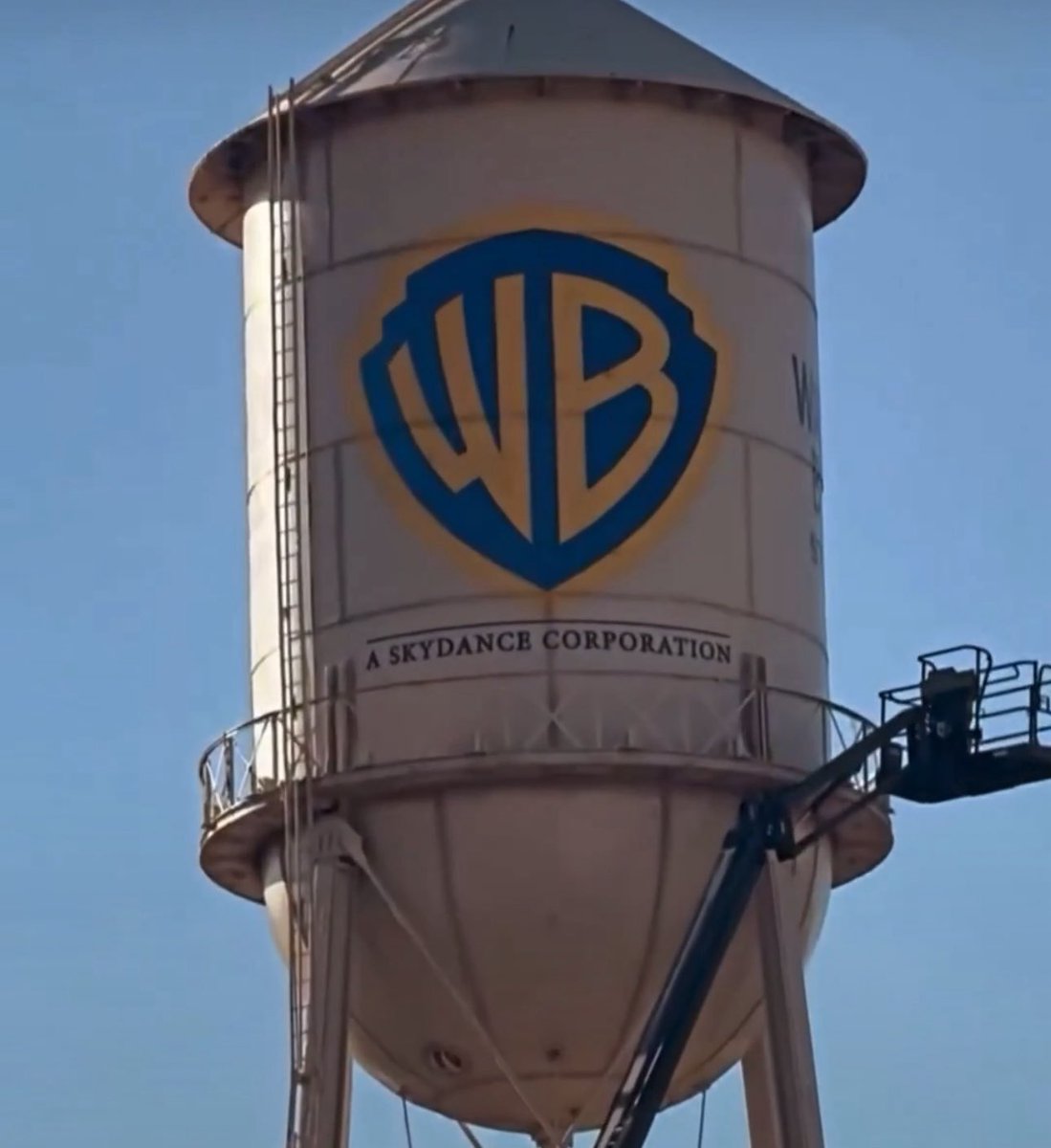 B3lle2023's tweet photo. The Warner Bros name will never be forgotten.
#NoConcession #BlockTheMerger #SaveWarnerBros #BoycottSkydance #FireDavidEllison #BreakTheMerger #SplitTheMerger
@DanielDell1997 @Rigober32958584 @super8bitgamer @NasT990096 https://t.co/yi7QA8EfrZ
