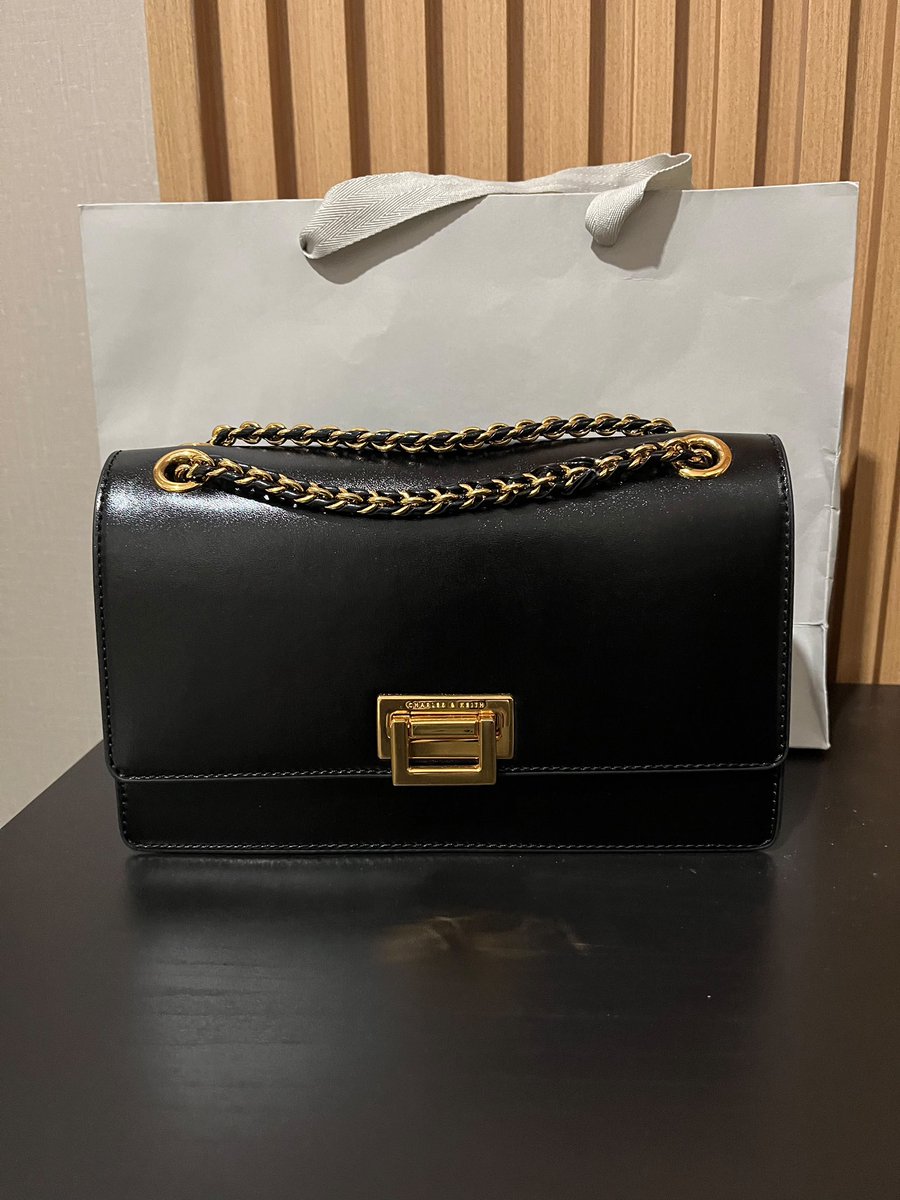 adamnjuliet's tweet photo. WTS - WANT TO SELL PRELOVED TAS CK
📍JABODETABEK
Warna : Hitam
Bahan : leather
Condi : Sangat Bagus No Minus
Beli di C&K Mall Kota Kasablanka 1,3. Jual murah 8xx rb (bisa nego). Minat? Gas DM ka Fast Resp!!
#zonauang #beli #jual #zonajajan #wts #wtb #preloved #prelovedt https://t.co/ZS02XpcZ0E