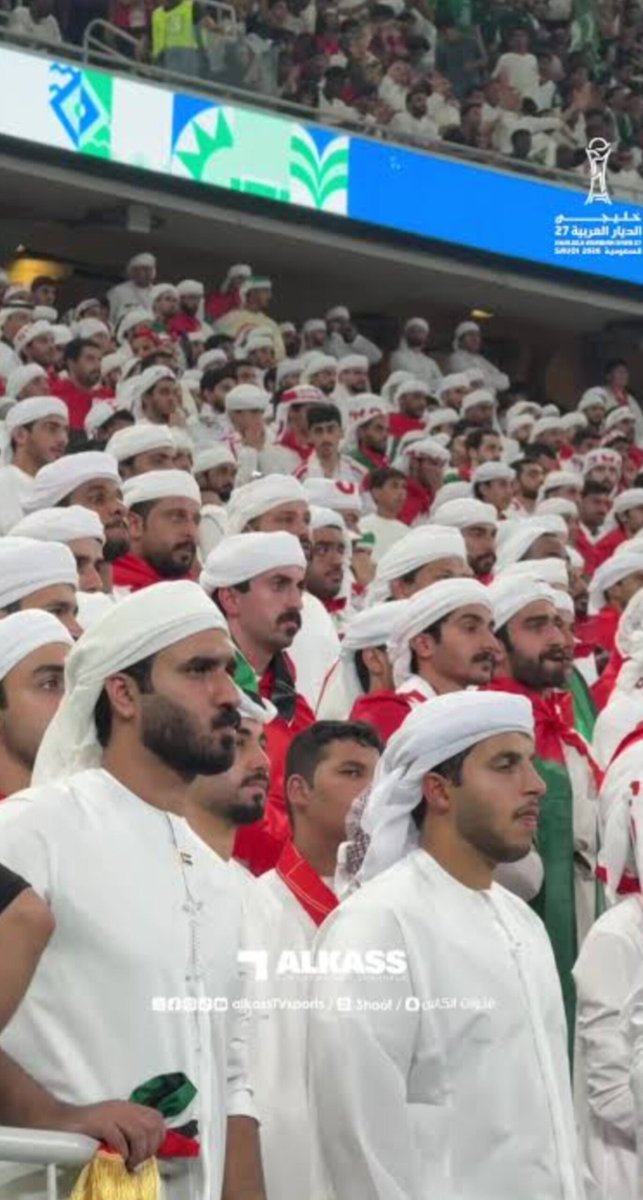 MajidMutlaq's tweet photo. @khalidjassem74 يقول لك الجمهور الاماراتي مشغلين اغاني علي بن روغة وميحد حمد وماسكين خط متجهين لديارهم 😁

يوصلون بالسلامة إن شاء الله 

✌️ https://t.co/0sBJwUri6T
