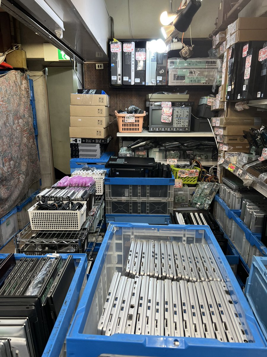 akibajunks's tweet photo. 開店致します https://t.co/pvDHpIMnNW