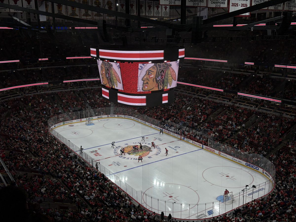 CoachCogs8's tweet photo. Showtime is Back @88PKane 
#Blackhawks https://t.co/rEWrTc63BT