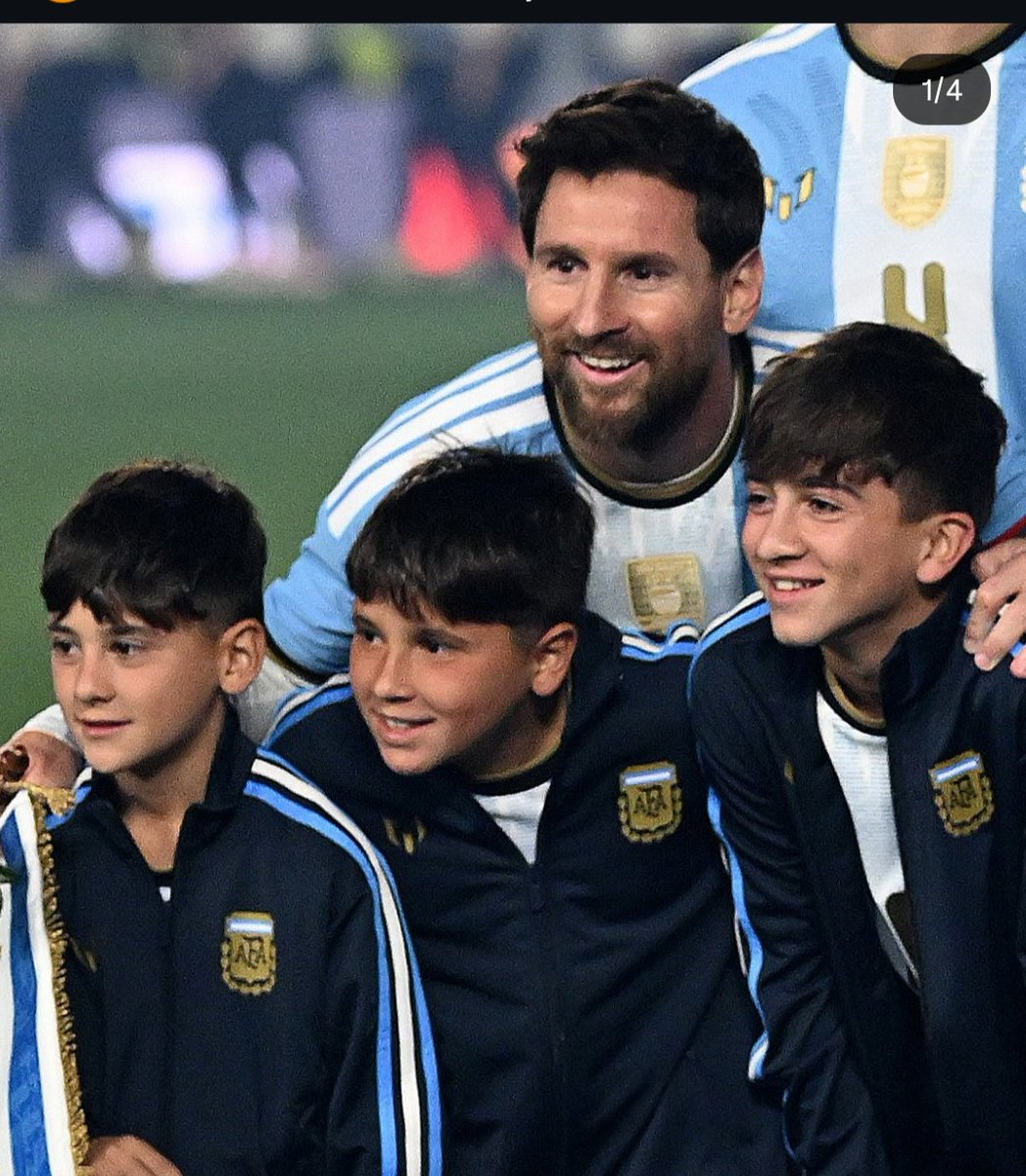 XFilesArgentin's tweet photo. Por favor Dios te pedimos, que los hijos de Messi no sean influencers o libertarios..
Gracias, amén https://t.co/lMdbZAigt5
