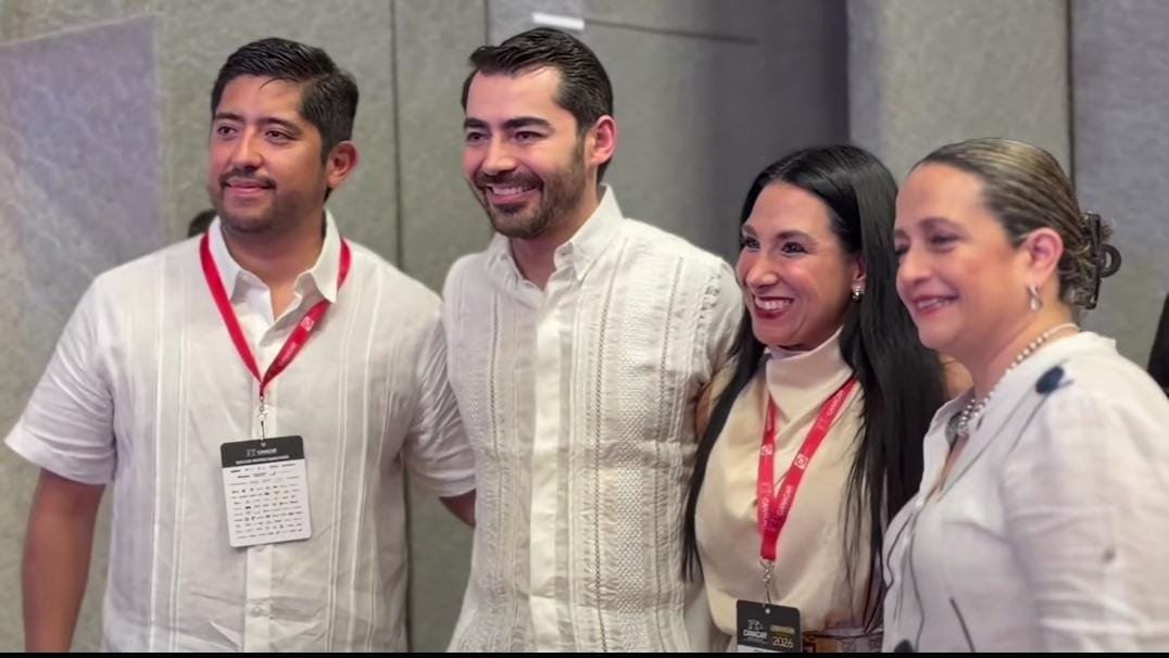 VioletaZam_'s tweet photo. Seguir encontrándonos, compartiendo y aprendiendo fortalece los lazos dentro del autotransporte @canacarmexico impulsa espacios para continuar esta conversación #ConvenciónCANACAR2026 https://t.co/gOm47a4kTV