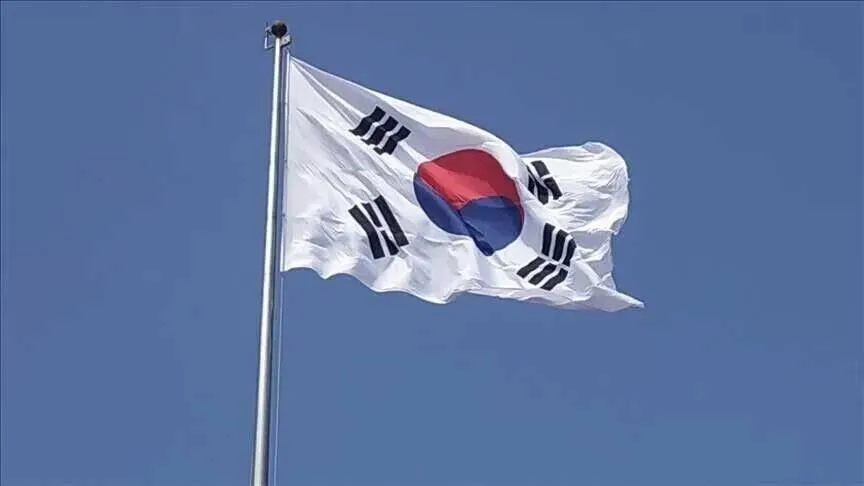 The_Public_Desk's tweet photo. What comes to mind first when you think of South Korea? 🇰🇷🤔 https://t.co/cbJplTnma9