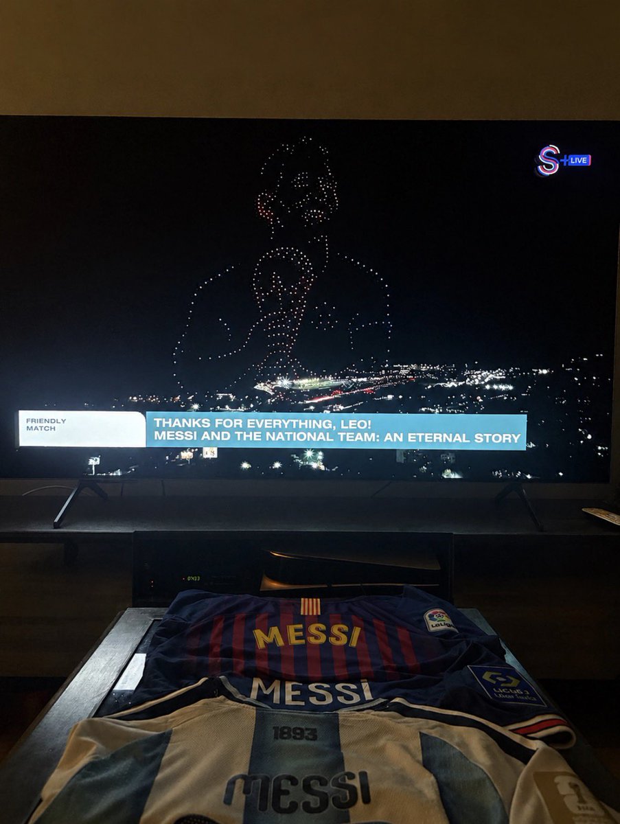 kaandonmez_'s tweet photo. sakallı-sakalsız, kısa-uzun saçlı her haline, Barça'da PSG'de Inter Miami'de Arjantin'de, NTVSpor'da Haber Global'de TV 8.5'ta SSport'ta, İstanbul'da Bükreş'te Bansko'da 

senin nesline denk gelebildiğim için binlerce kez şükür 🐐

(arjantin'e vedada böyleyse...) https://t.co/7mCsM6tuw6