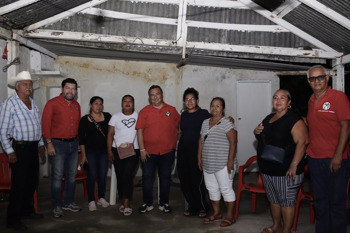 PRICampeche_'s tweet photo. En #Candelaria, nuestro Presidente @ricardommedina , junto a Iván Rodríguez Dirigente de la UR, del CM que encabezan Luis Cortes y Karime Moreno, visitó y atendió a vecinos de Venustiano Carranza así como una reunión de trabajo con comités vecinales de la cabecera municipal. https://t.co/lXkO4nHaUm
