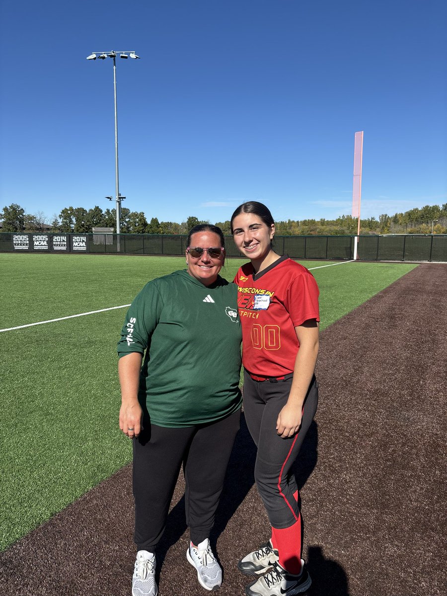 coopsoftball28's tweet photo. I had an amazing time at the UWGB softball camp!! The energy and passion on the field is INSANE! I learned so much and had a great time! Thank you Coach Kubuske and Coach Baneck!! @GBPhoenixSB https://t.co/uusg22Em7U