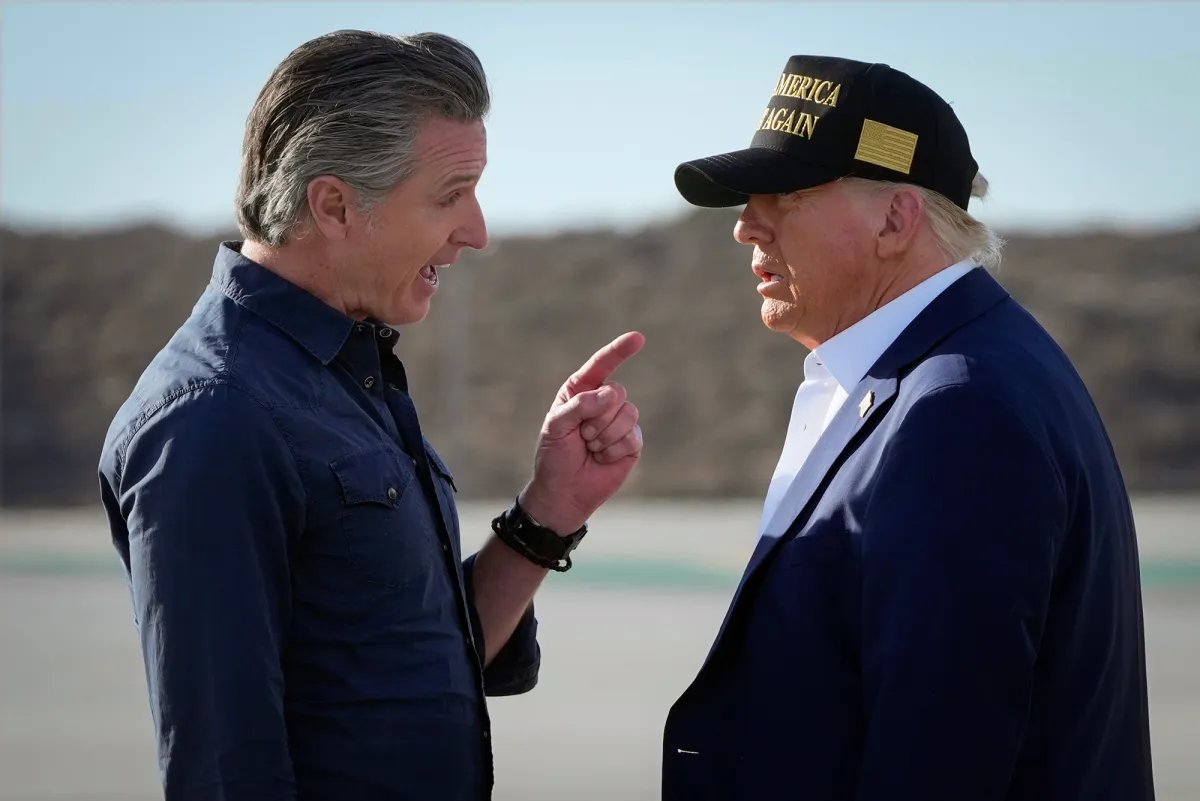 The_Public_Desk's tweet photo. California Governor Gavin Newsom condemned a comment made by U.S. President Donald Trump at a campaign rally, calling it “deranged and dangerous.” 🇺🇸

Do you agree with Newsom’s criticism? 🤔

🅰️ Yes
🅱️ No https://t.co/QBSL12QBq3